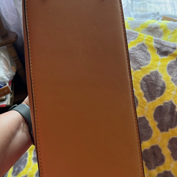 Handbag - Picture 2 of 7